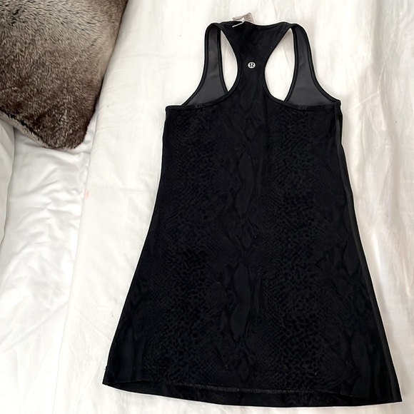 Women’s Lululemon tank top - Picture 2 of 4
